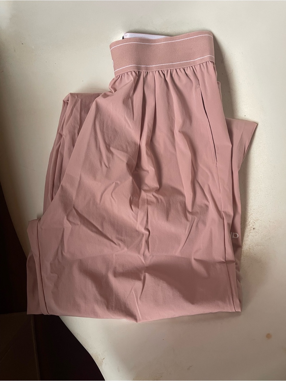 ALO Yoga Suit Up Trouser in Taupe regular - Picture 2 of 8